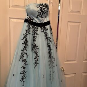 Gorgeous ball gown prom dress